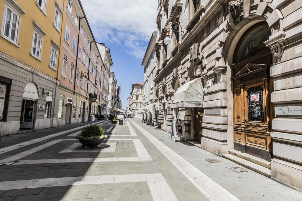 Отель Residenza Degli Artisti Триест Экстерьер фото