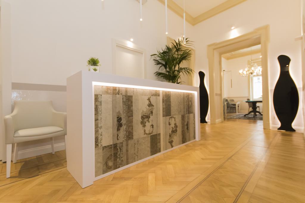 Отель Residenza Degli Artisti Триест Экстерьер фото