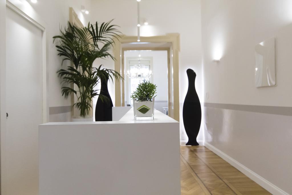 Отель Residenza Degli Artisti Триест Экстерьер фото